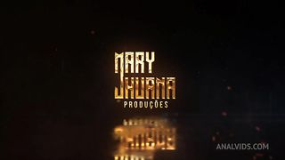 Bbw Se Exibindo Fumando E Se Exibindo Na Cozinha Mary Jhuana