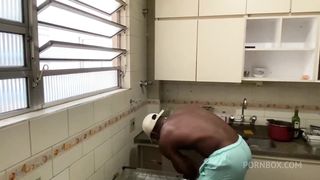 VI MINHA VIZINHA GOSTOSA PELA JANELA NAO RESISTI E EMPURREI O MASTRO NELA EM CIMA DA MAQUINA DE LAVAR