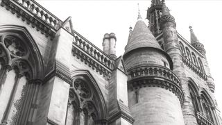 GIRLS IN COSTUME GET PUSSIES LICKED