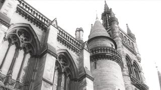 GIRLS IN COSTUME GET PUSSIES LICKED