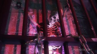 GIRLS IN COSTUME GET PUSSIES LICKED