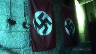 GIRLS IN COSTUME GET PUSSIES LICKED