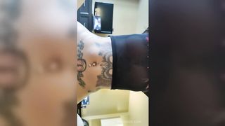 MANDI MARIE CUM SLUT STUFFS THICK COCK UP HER PUSSY