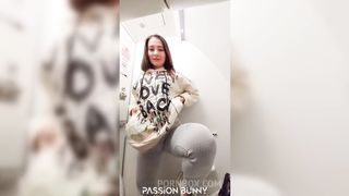 RISKY PUBLIC FAST MASTURBATION IN AIRPLANE