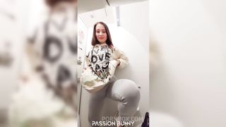 RISKY PUBLIC FAST MASTURBATION IN AIRPLANE