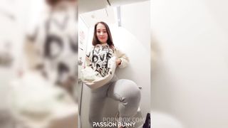 RISKY PUBLIC FAST MASTURBATION IN AIRPLANE