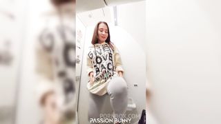 RISKY PUBLIC FAST MASTURBATION IN AIRPLANE
