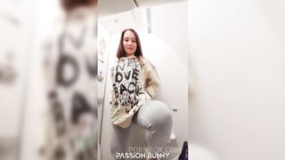 RISKY PUBLIC FAST MASTURBATION IN AIRPLANE