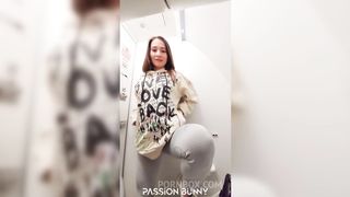 RISKY PUBLIC FAST MASTURBATION IN AIRPLANE