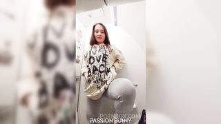 RISKY PUBLIC FAST MASTURBATION IN AIRPLANE