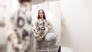 RISKY PUBLIC FAST MASTURBATION IN AIRPLANE