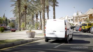 GOLD DIGGER ALYSSIA GETS FUCKED BY A BIG SHOT !