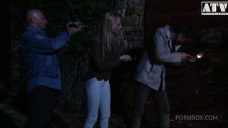 SARAH TWAIN A SLUT WITH BIG TITS AND BRUNETTE HAIR GETS PUSSY FUCKED BY HUGE COCK AND GETS HER MOUTH STUFFED