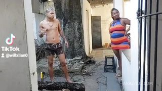 ELA FEZ PASSIVA COM O CUZINHO GOZEI DENTRO E FORA DA SUA BUCA