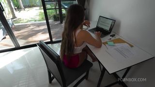 HORNY GUY PERSUADED TO FUCK HIS GF WHILE SHE WAS WORKING! OMG, HE CUM TWICE, FACIAL AND CREMPIE!