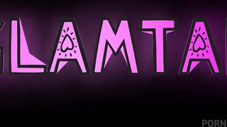 MATURE MILF RUBBING CLIT