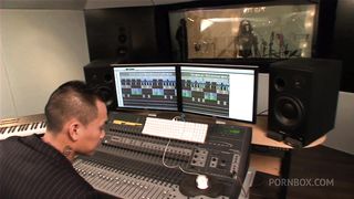 SHAKING EXPLOSIVE PUSSY LICKING ORGASM