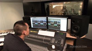 SHAKING EXPLOSIVE PUSSY LICKING ORGASM