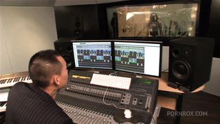 SHAKING EXPLOSIVE PUSSY LICKING ORGASM