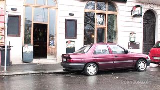 SEXY SLUT GIVING PERFECT FUCK