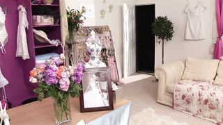 A BIG-DICKED DUDE HAS HIS COCK SUCKED