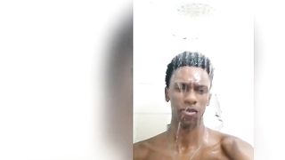 MAVAMBO NOVINHO BLACK CAVALO NO BANHO