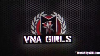 CHLOE CHERRY CAME BY TO MODEL AND MY COCK ENDED UP IN HER MOUTH!