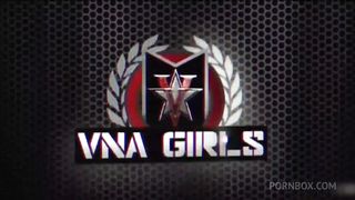 CHLOE CHERRY CAME BY TO MODEL AND MY COCK ENDED UP IN HER MOUTH!