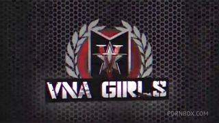 CHLOE CHERRY CAME BY TO MODEL AND MY COCK ENDED UP IN HER MOUTH!