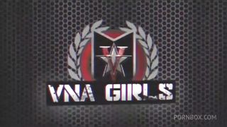 SHORT HAIRED BLONDE BEAUTY SKYE BLUE SUCKS COCK LIKE A PRO!