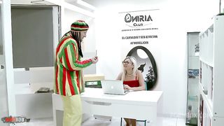 Threesome with Vanessa Coccolona at the marijuana plantation