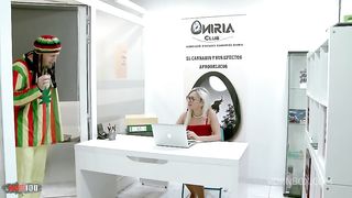 Threesome with Vanessa Coccolona at the marijuana plantation