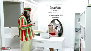 Threesome with Vanessa Coccolona at the marijuana plantation