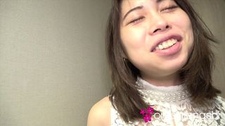 A CABARET CLUB LADY FROM A FAMOUS RESTAURANT ENTERTAINS CUSTOMERS!