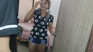 MI MEJOR AMIGA ME INVITA A SU CASA Y ME AYUDA TERMINAMOS FOLLANDO LE FOLLO EL CULO QUE RICO DICE