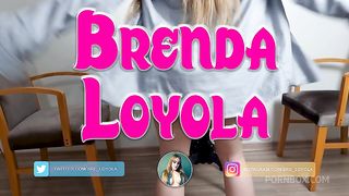 Brenda Loyola leva na buceta em cima da mesa