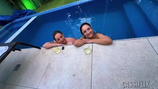 CURTINDO CARNAVAL COM MINHA AMIGA, CHEIO DE MUITA SAFADEZA E SEXO GOSTOSO.