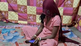 MAIN DESI MASAJ KARNE GAI THI USNE MUJHE GHODI BANAKAR CHUT CHUDAI KAR DESI INDIAN SEX