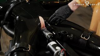 HORNY RUBBER GIRL NEEDS A FUCKMACHINE TREATMENT