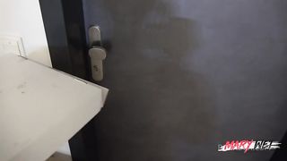 No money for the delivery service - what now?