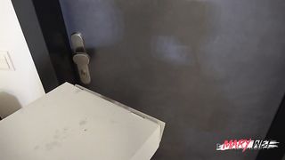 No money for the delivery service - what now?