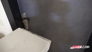 No money for the delivery service - what now?