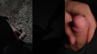 EXIBINDO O PAU NA RUA