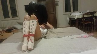 BLOWJOB BOUND ON A BED, WEARING PLATFORM BOOTS AND PANTYHOSE, YOU CAN SEE MY BEAUTIFUL ASS AND LEGS