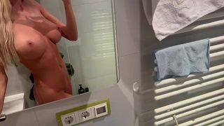 I M ALONE IN THE BATHROOM.... WATCH ME