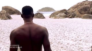 Dando o cu pro meu negao na praia deserta