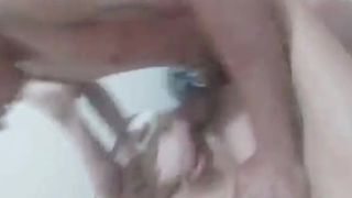 TRANSEXUAL EYACULA MIENTRAS ES PENETRADA POR SU ANO