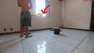 NAO AGUENTEI E TRANSEI COM PAUZAO DO PINTOR, SAFADO GULOSO DEIXOU MINHA BUCETA TODA GOZADA