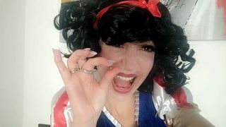 OH COME HERE DWARF, LET ME VORE YOU, IM YOUR SNOWHITE