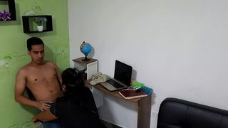 THE EMPLOYEE IS LATE FOR WORK AND MAKES UP FOR HER LATENESS WITH A GOOD BLOWJOB. FULL MOVIES